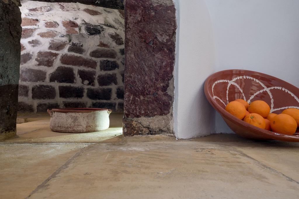 Casasantantonio 18Th Century Luxury Mansion Apartment ฟิรา ภายนอก รูปภาพ